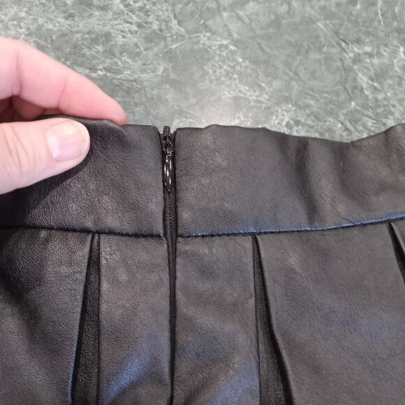 Little For Big Size XL Black Pleather Skirt With Straps & Silvertone Handcuffs - Picture 12 of 13